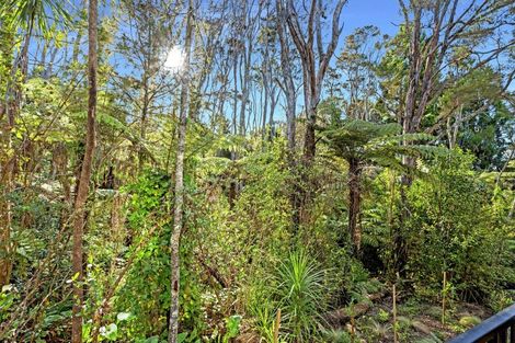 Photo of property in 27 Tokai Place, Glen Eden, 0602