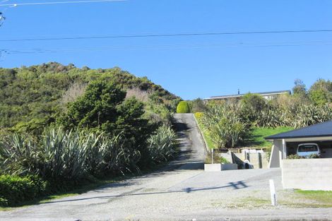 Photo of property in 5 Main South Road, Karoro, Greymouth, 7805
