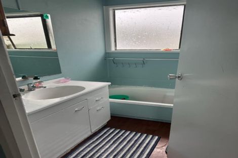 Photo of property in 96 Hyperion Drive, Randwick Park, Auckland, 2105