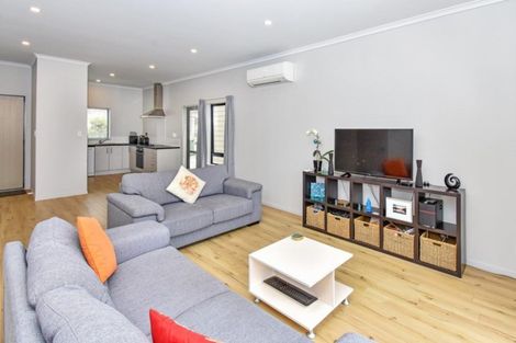 Photo of property in 16 Kuparu Street, Weymouth, Auckland, 2103