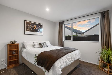 Photo of property in 7 Waterstock Way, Parklands, Christchurch, 8083