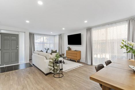 Photo of property in 12 Phar Lap Crescent, Takanini, 2112