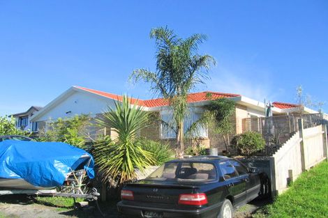 Photo of property in 43 Fleetwood Drive, Henderson, Auckland, 0612