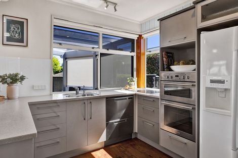 Photo of property in 11 George Street, Lower Vogeltown, New Plymouth, 4310