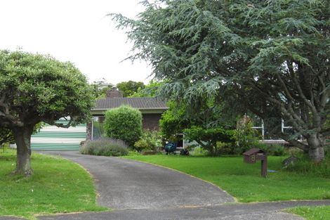 Photo of property in 8 Witla Court, Mangere Bridge, Auckland, 2022