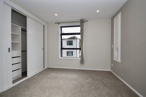 Photo of property in 41d Camelot Place, Glenfield, Auckland, 0629