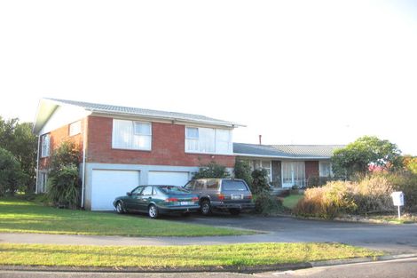 Photo of property in 2 Norma Place, Riverlea, Hamilton, 3216