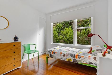 Photo of property in 32 Lynden Avenue, Hillcrest, Auckland, 0627