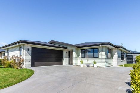 Photo of property in 35 Noumea Drive, Rangatira Park, Taupo, 3330