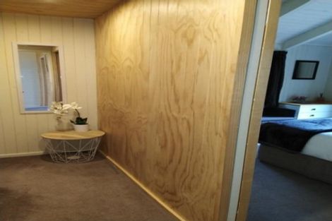 Photo of property in 16 Mckerrow Place, Sunshine Bay, Queenstown, 9300