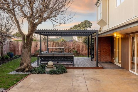 Photo of property in 7 Sawtell Place, Northcote, Christchurch, 8052