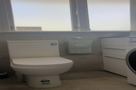 Photo of property in 28 Compton Street, Hillcrest, Auckland, 0627