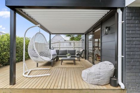 Photo of property in 2/1 Bruce Street, Northcote Point, Auckland, 0627