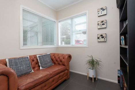 Photo of property in 2/10a Baird Street, Howick, Auckland, 2014