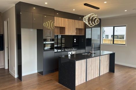 Photo of property in 2 Bendridge Street, Flat Bush, Auckland, 2019