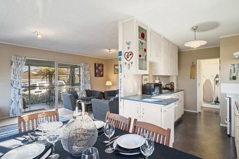 Photo of property in 11a Kinder Street, Acacia Bay, Taupo, 3330