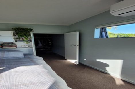 Photo of property in 28 Veale Road, Frankleigh Park, New Plymouth, 4310
