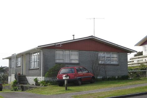 Photo of property in 32 Endeavour Street, Marfell, New Plymouth, 4310