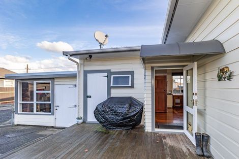 Photo of property in 2 Weraroa Road, Levin, 5510