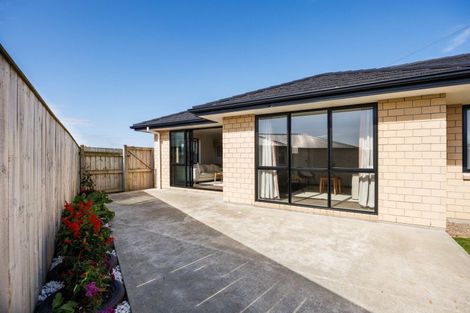 Photo of property in 12 Gibraltar Way, Fitzherbert, Palmerston North, 4410