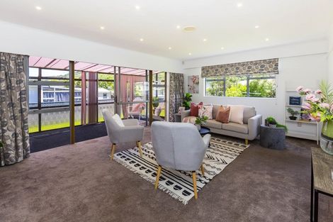 Photo of property in 15 Haylock Grove, Totara Park, Upper Hutt, 5018