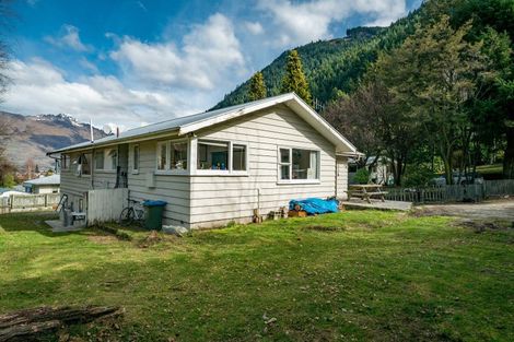 Photo of property in 22 Bowen Street, Queenstown, 9300