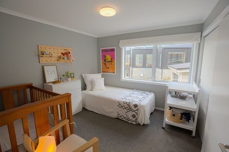 Photo of property in 26 Rarangi Way, Owhiro Bay, Wellington, 6023