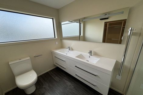 Photo of property in 2a Lowestoft Place, West End, Palmerston North, 4412