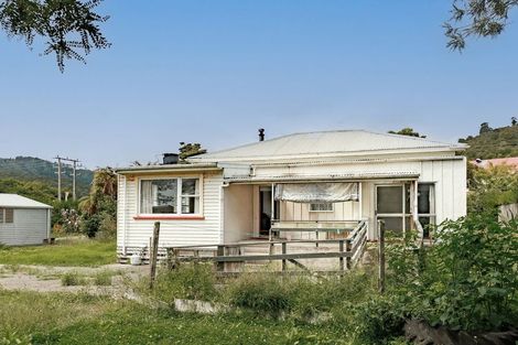 Photo of property in 27 Dole Street, Ngakawau, 7824