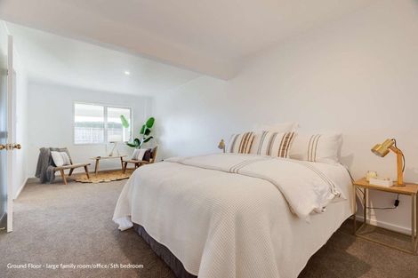 Photo of property in 124 Beach Road, Onerahi, Whangarei, 0110