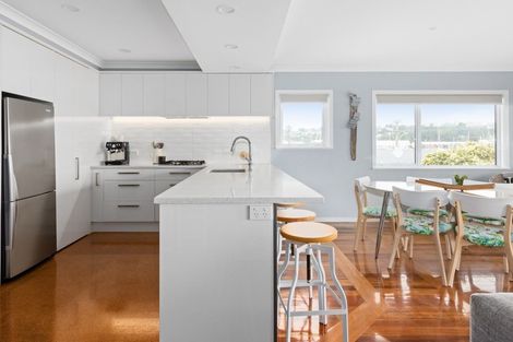 Photo of property in 17 Meeanee Quay, Westshore, Napier, 4110