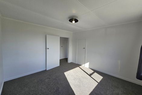 Photo of property in 10 Paritutu Road, Spotswood, New Plymouth, 4310
