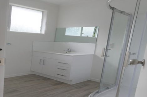 Photo of property in 62-64 Moore Street, Hillcrest, Auckland, 0627