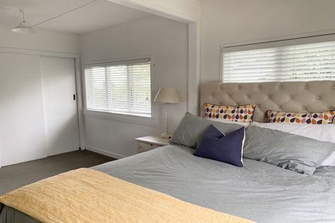 Photo of property in 52 Beach Haven Road, Beach Haven, Auckland, 0626