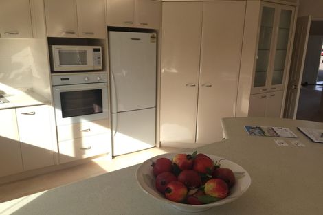 Photo of property in 16 Trovare Place, Golflands, Auckland, 2013