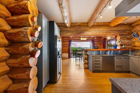 Photo of property in 847 West Coast Road, Oratia, Auckland, 0604