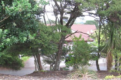 Photo of property in 1/366a Glenfield Road, Glenfield, Auckland, 0629