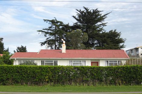 Photo of property in 21 Mosston Road, Castlecliff, Whanganui, 4501