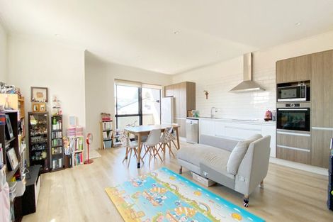 Photo of property in 5/2 Frances Bryers Road, Hobsonville, Auckland, 0616