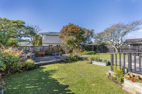 Photo of property in 3 Solander Place, Whitby, Porirua, 5024
