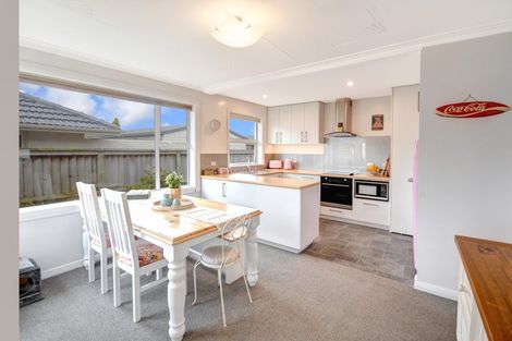 Photo of property in 141 Macandrew Road, South Dunedin, Dunedin, 9012