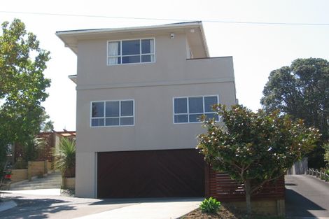 Photo of property in 1/3 Scarboro Terrace, Murrays Bay, Auckland, 0630
