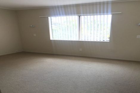 Photo of property in 1/1 Bass Street, West Harbour, Auckland, 0618