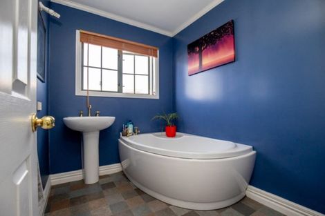 Photo of property in 27 Raratuna Street, Turua, 3574