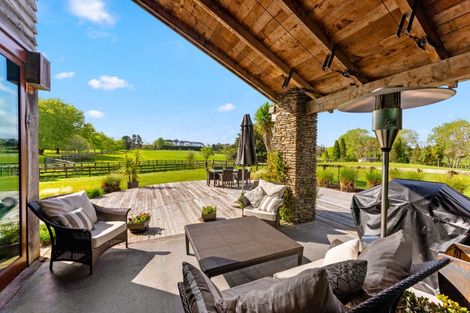 Photo of property in 42 Dysart Lane, Kumeu, 0891