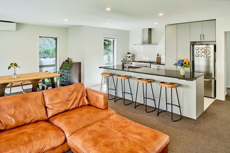 Photo of property in 32 Mooring Close, Whitby, Porirua, 5024