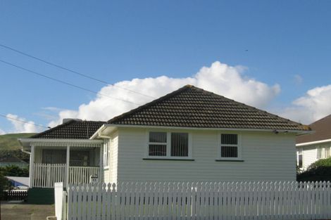 Photo of property in 11 D'urville Street, Cannons Creek, Porirua, 5024