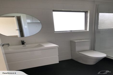 Photo of property in 15 Queen Mary Avenue, New Lynn, Auckland, 0600