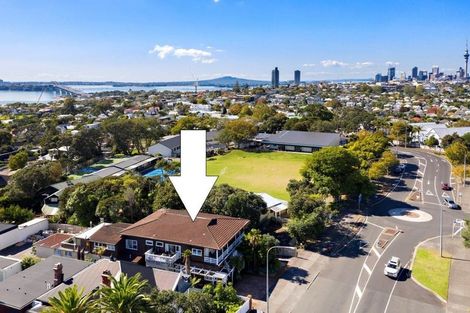 Photo of property in 213 Jervois Road, Herne Bay, Auckland, 1011