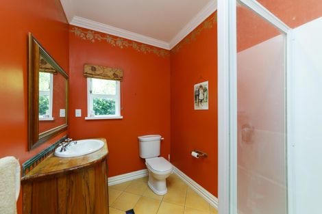 Photo of property in 68 Harts Road, Turitea, Palmerston North, 4472